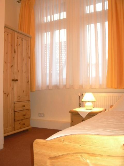 Gastehaus Deutsches Haus Hotel Northeim Room photo